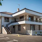 Apartamentos La Bolera Isla