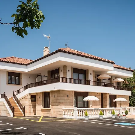 Apartamentos La Bolera Isla